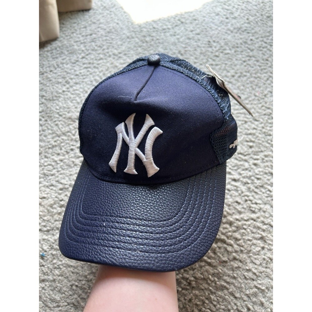 NWT *read New York Yankees DTLR Exclusive Hat Navy Blue